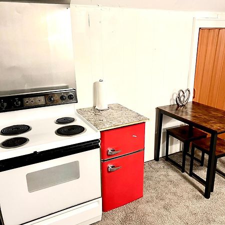 דטרויט Two Bedroom Villa Studio With Fireplace & Living Room מראה חיצוני תמונה